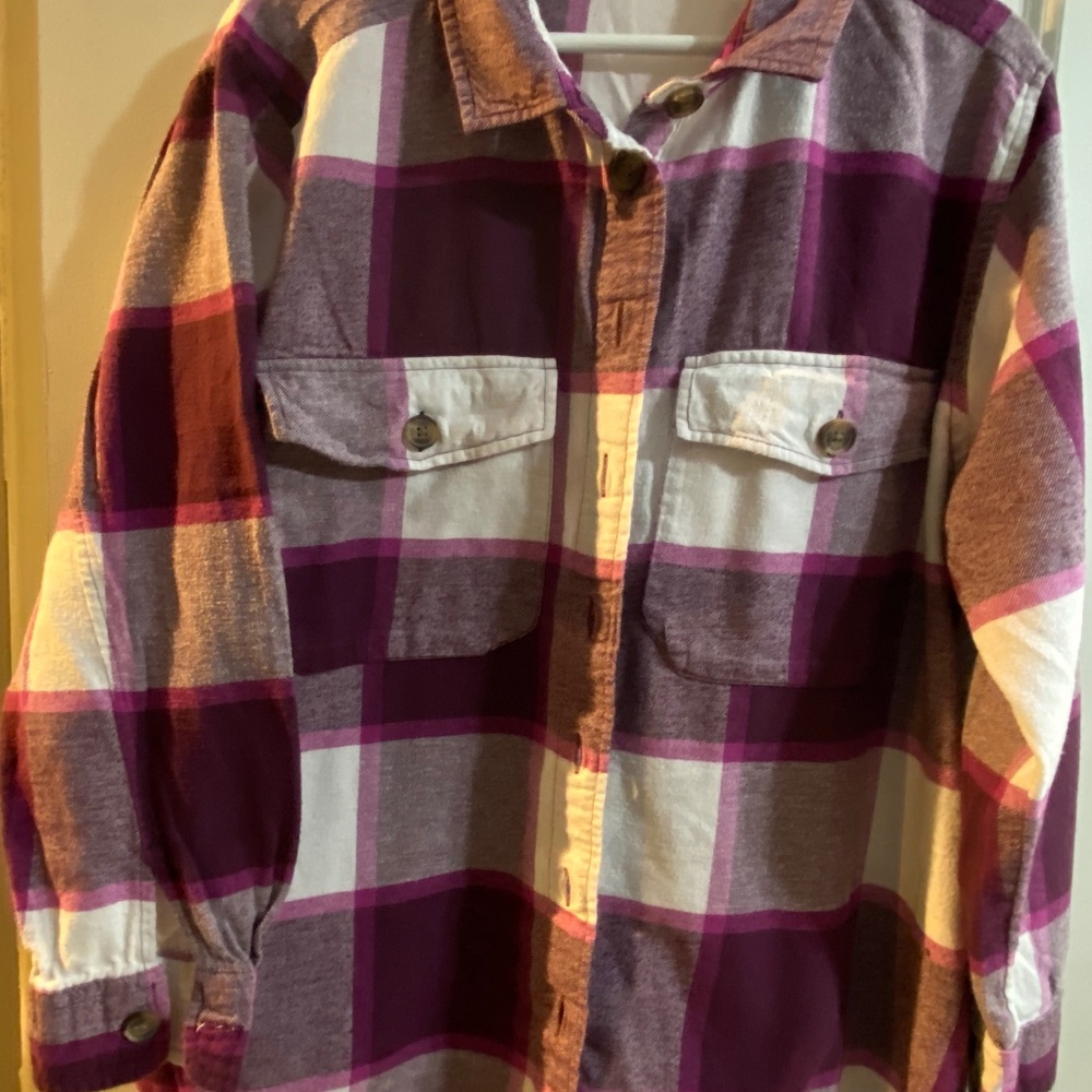 Women’s long sleeve plaid flannel shirt